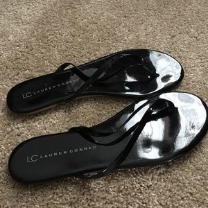 LC Lauren Conrad sandals/flip flops, Size 9, Black
